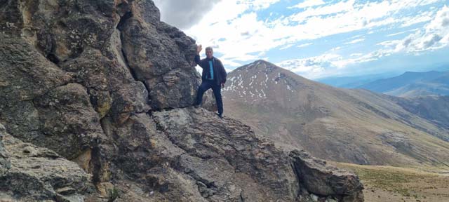 Grüße an alle unsere Freunde vom höchsten Punkt der Straße nach Iru, Bolivien. Fast 5000 Meter über dem Meeresspiegel.